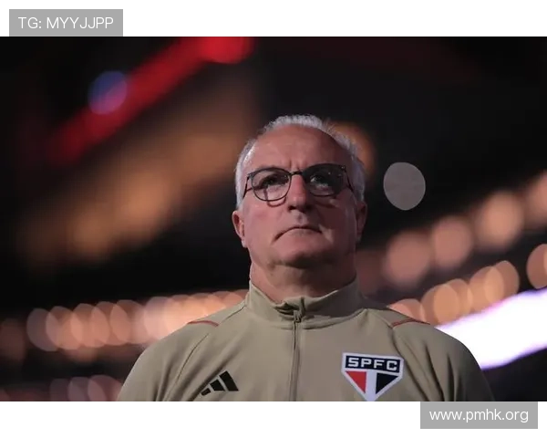 巴西主帅多里瓦尔因惨败阿根廷遭解职 足球改革再度提上日程 巴西主帅多里瓦尔因惨败阿根廷遭解职 足球改革再度提上日程