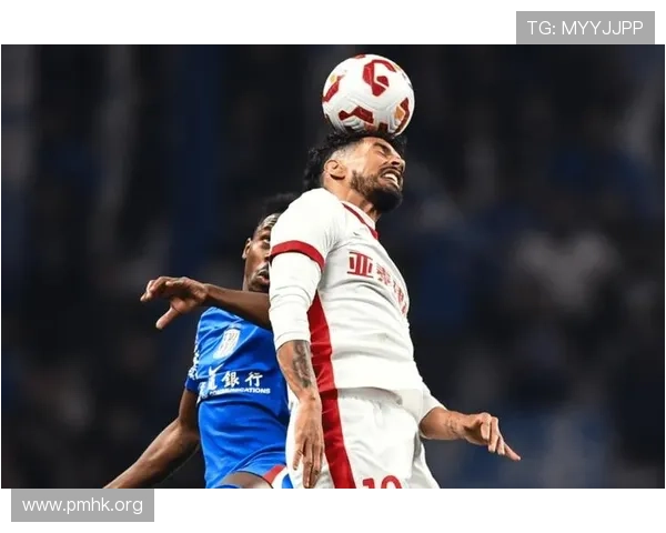 绝杀瞬间全场沸腾球员击掌球迷绕场庆祝掀起最燃狂欢